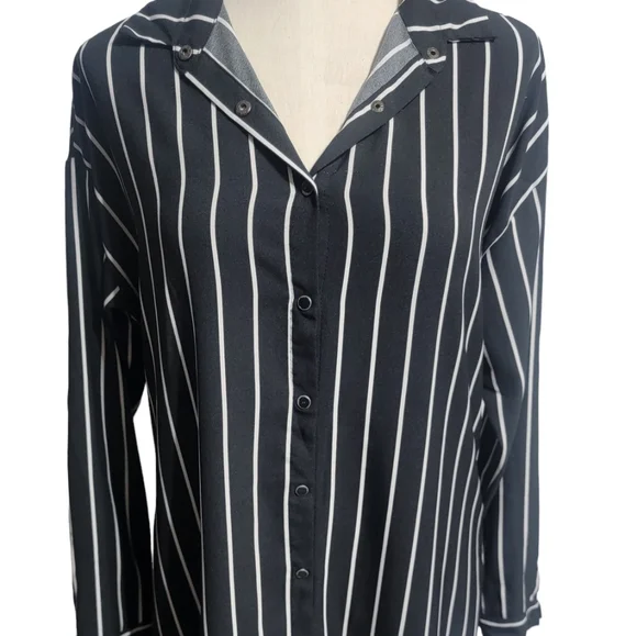 LOONEY TUNES* Striped Shirt - Picture 4 of 4